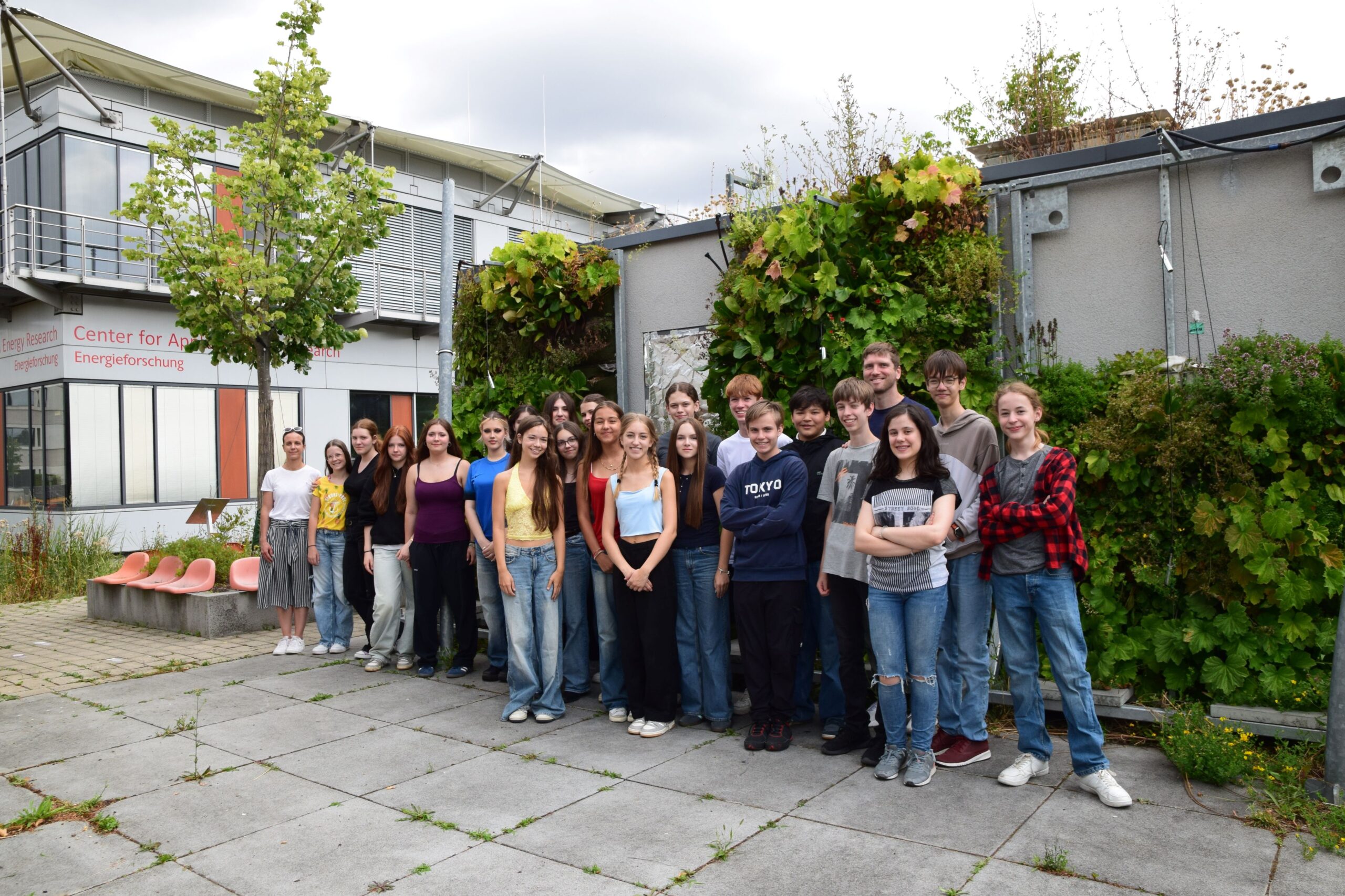 Schülerinnen und Schüler des Armin-Knab-Gymnasiums Kitzingen am CAE.